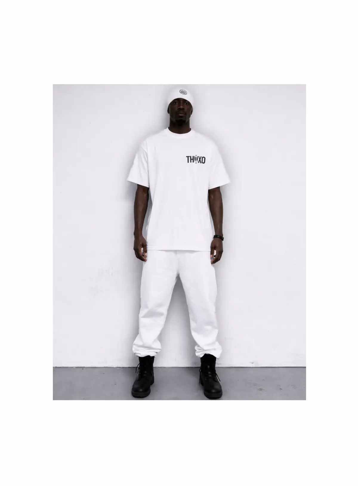THIXO AI-generated clothing photo ad 2